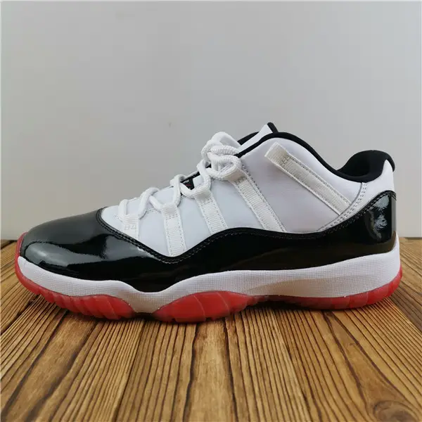 Jordan 11 Retro Low Concord Bred 