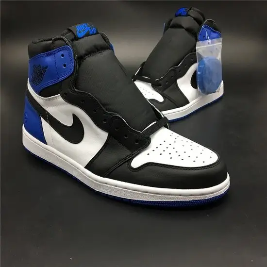 AIR JORDAN 1 RETRO 