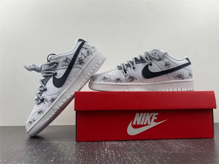 Nike Dunk Low 