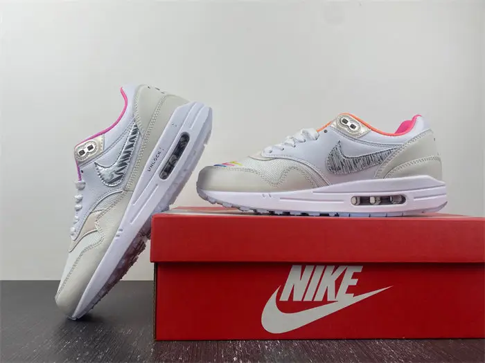 Nike Air Max 1 Unlock Your Space 