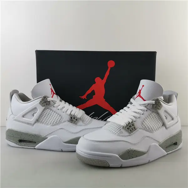 AIR JORDAN 4 