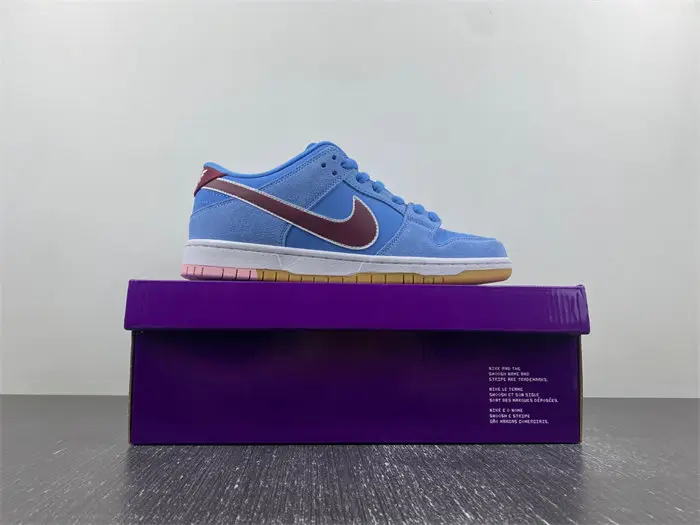 Nike SB Dunk Low Philadelphia Phillies 