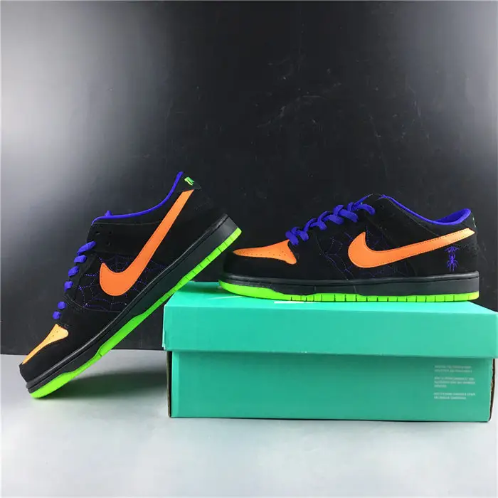 NIKE SB DUNK LOW NIGHT OF MISCHIEF 