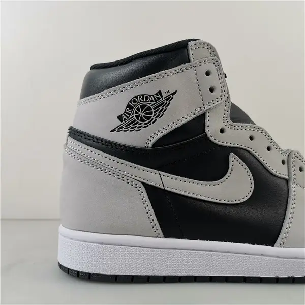 Jordan 1 Retro High Black White Light Smoke Grey 