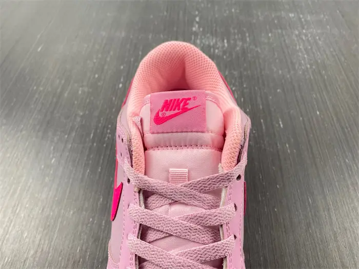 Nike Dunk Low Triple Pink 