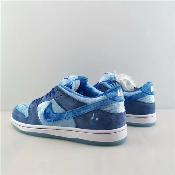 NIKE SB DUNK LOW PRO QS 