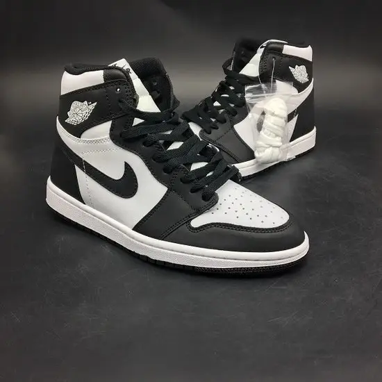 AIR JORDAN 1 RETRO HIGH OG 'BLACK WHITE' 