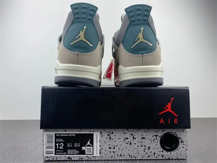 Jordan 4 Retro SE Craft Photon Dust 