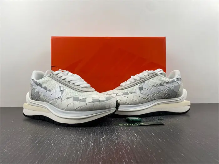 sacai x Nike Waffle Woven Green Gusto  ACCB1257