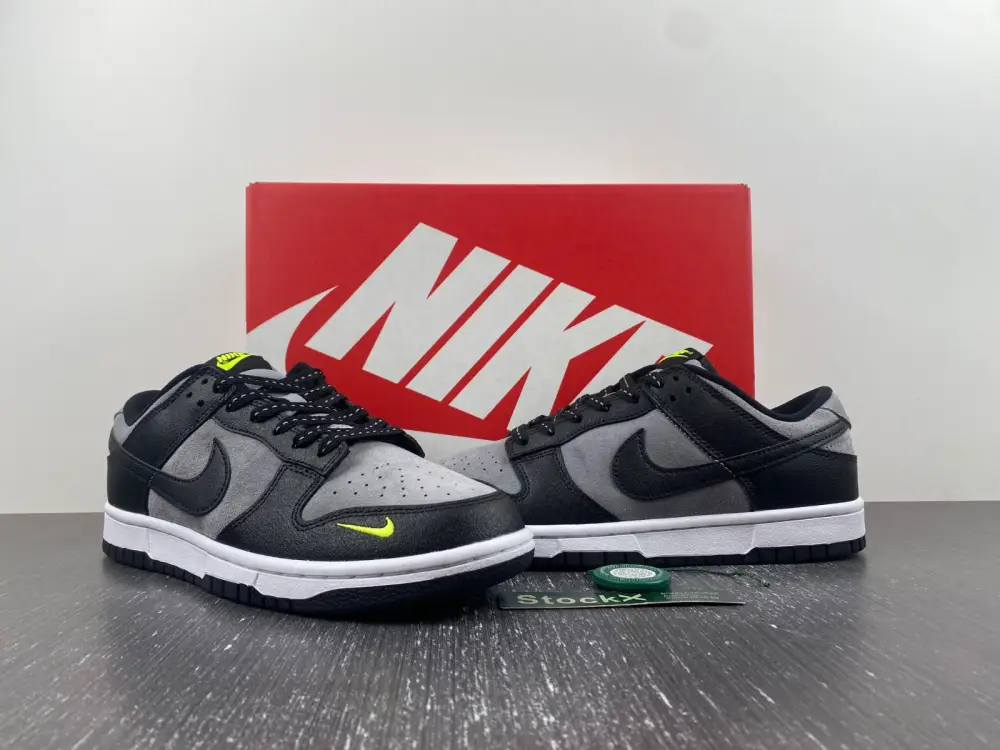 Nike Dunk Low 'Black Grey Green Strike' 