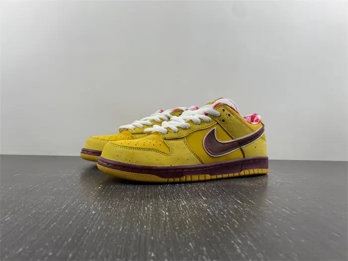 Nike SB Dunk Low Yellow Lobster 