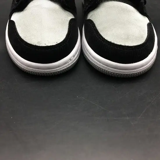 AIR JORDAN 1 RETRO 