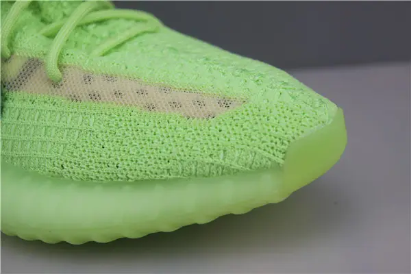 ADIDAS YEEZY BOOST 350 V2 GLOW IN THE DARK 