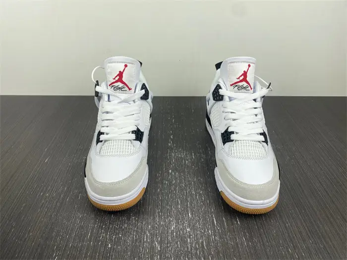 Nike SB x Air Jordan 4 