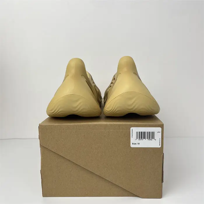 adidas Yeezy Foam RNR Desert Sand 