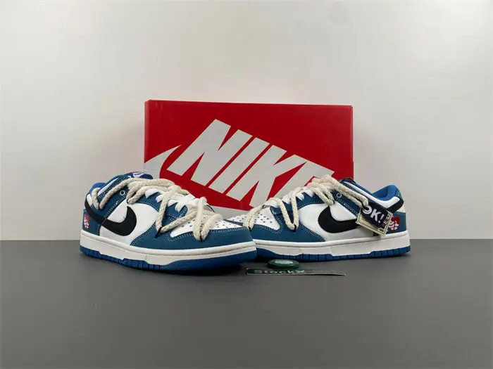Nike Dunk Low 