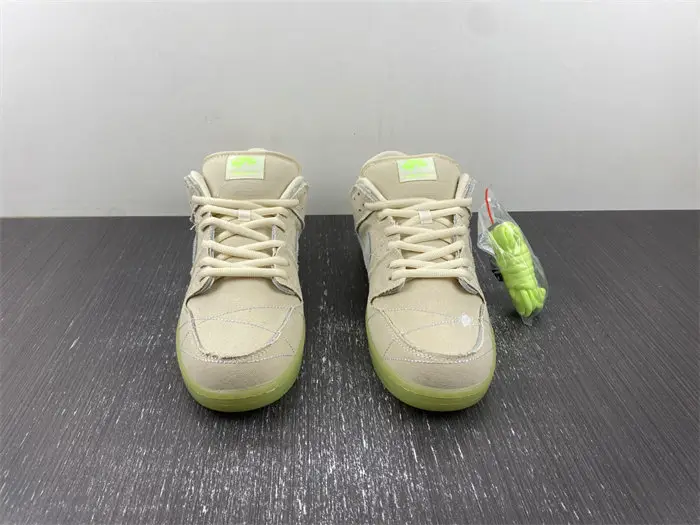 Nike SB Dunk Low Mummy 