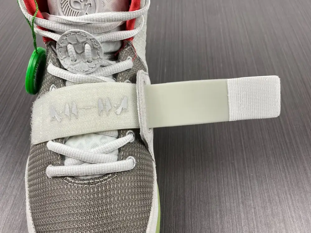 Nike Air Yeezy 2 Pure Platinum 
