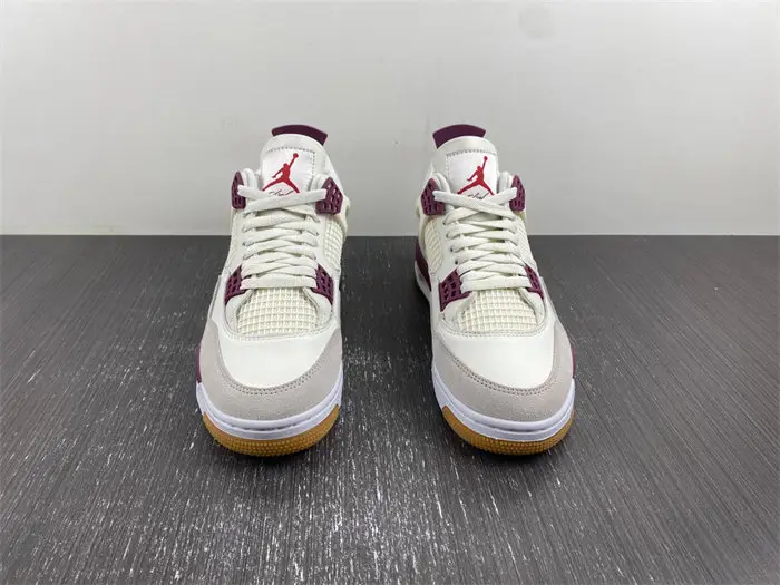SB x Jordan 4 