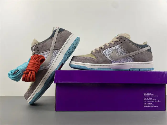 Nike SB Dunk Low 