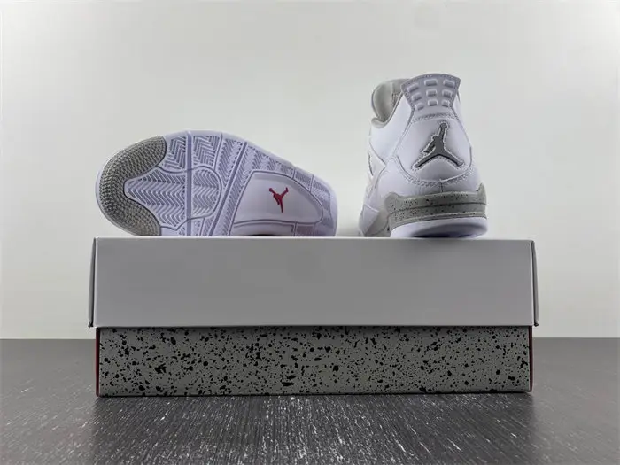 Jordan 4 Retro White Oreo 