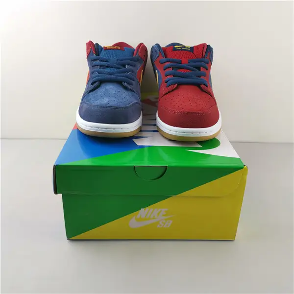 Nike SB Dunk Low Barcelona 
