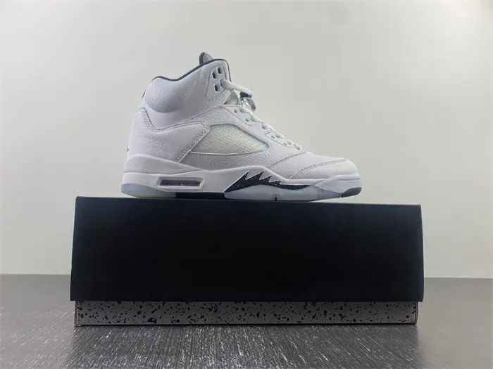 AIR JORDAN 5 RETRO 'WHITE BLACK' 