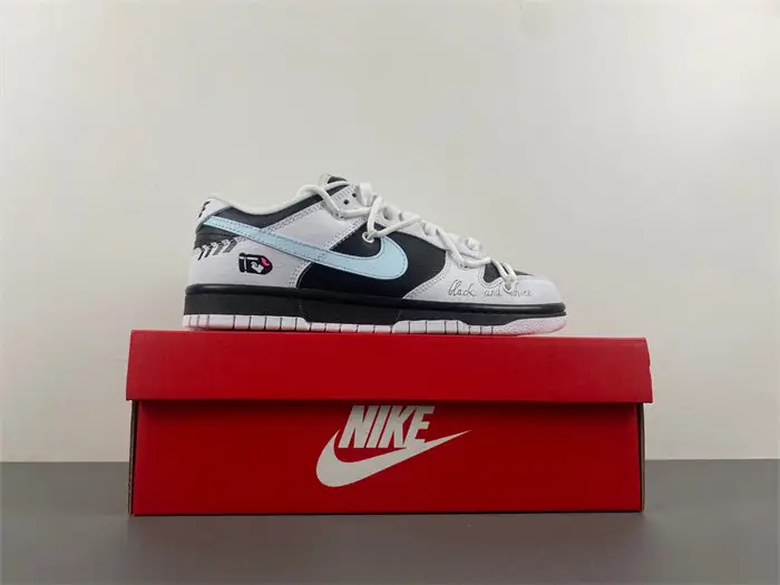 Nike Dunk Low 
