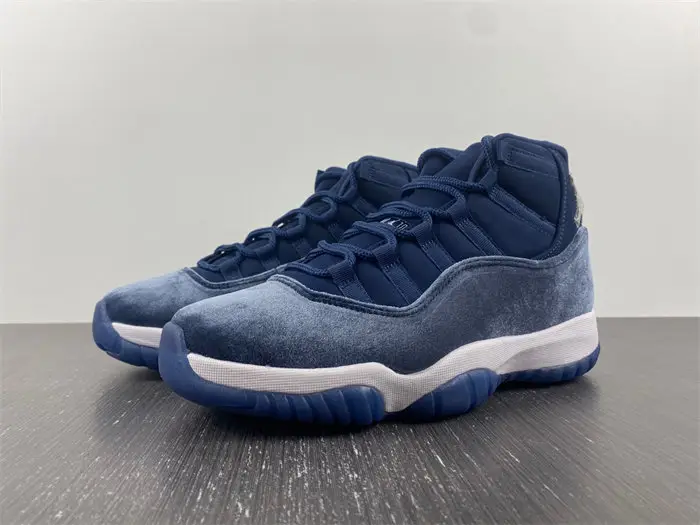 Jordan 11 Retro Midnight Navy 