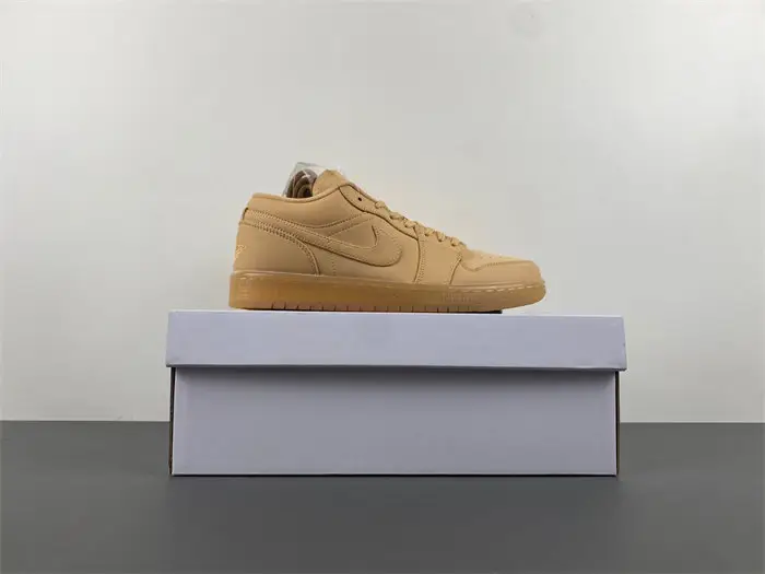 Air Jordan 1 Low SE 