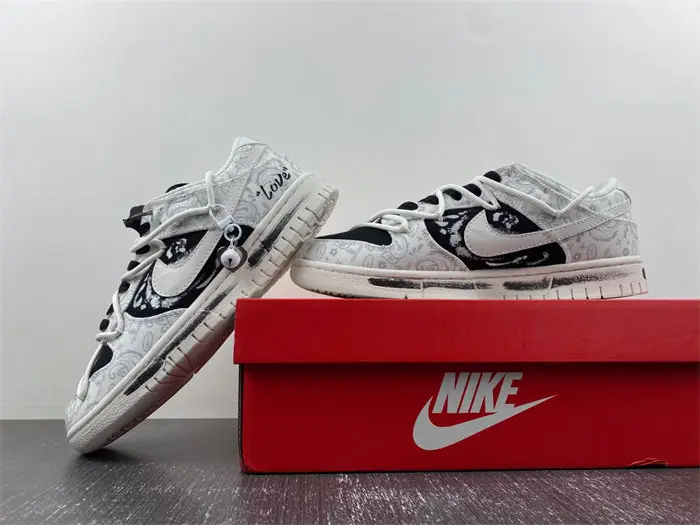 Nike Dunk Low 