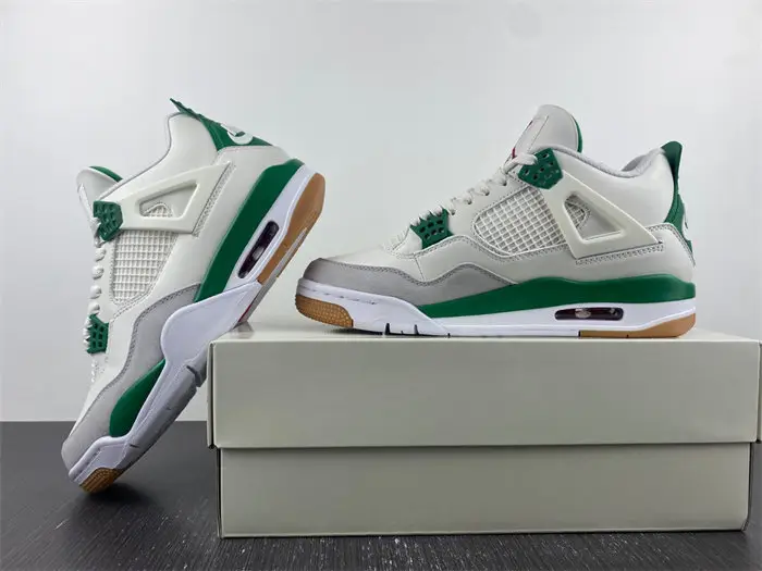 Jordan 4 Retro SB Pine Green 