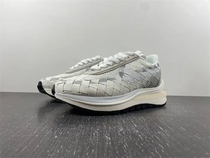 sacai x Nike Waffle Woven Green Gusto 