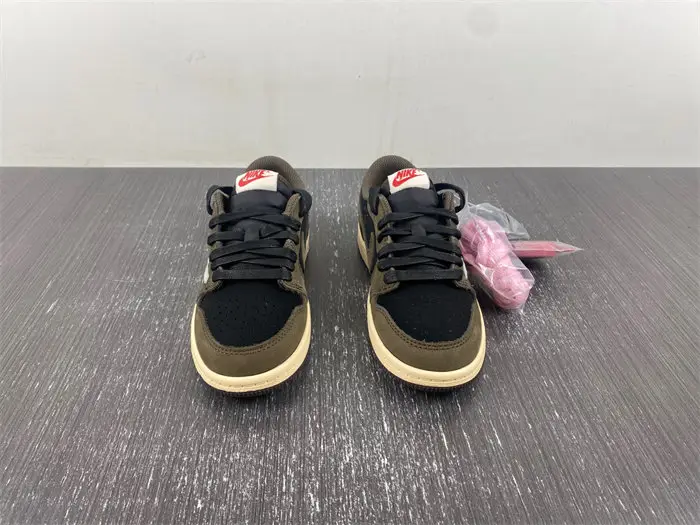 TRAVIS SCOTT X AIR JORDAN 1 LOW MOCHA 