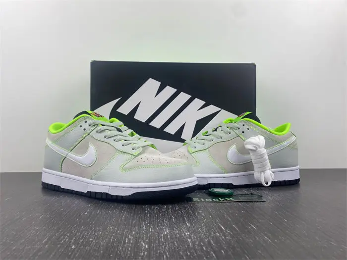 Nike Dunk Low University of Oregon PE 