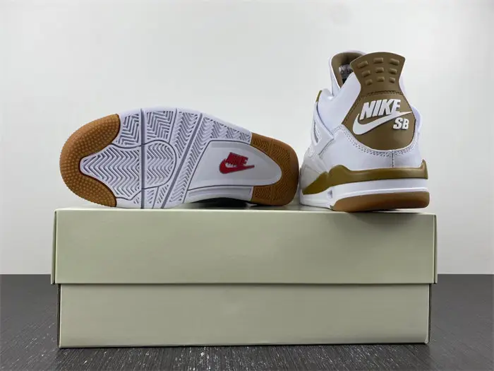 Nike SB x Air Jordan 4 
