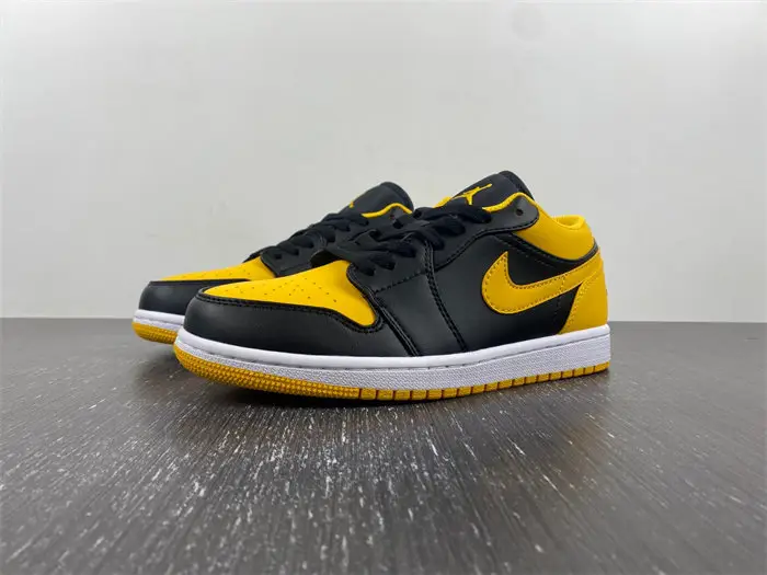 Jordan 1 Retro Low 