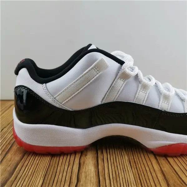 Jordan 11 Retro Low Concord Bred 