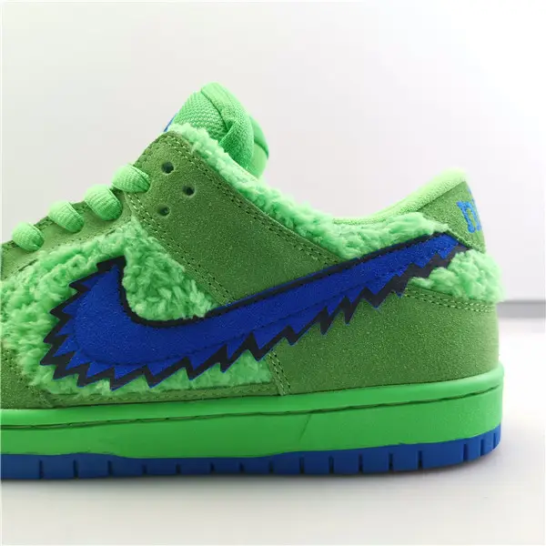 GRATEFUL DEAD X NIKE SB DUNK LOW 