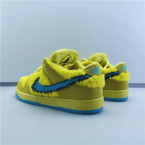 NIKE SB DUNK LOW 