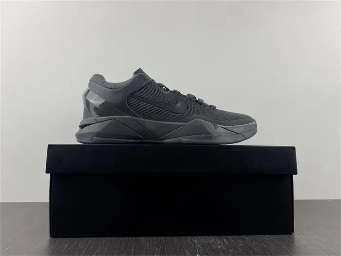 Nike Kobe 7 Black Mamba Collection Fade to Black 