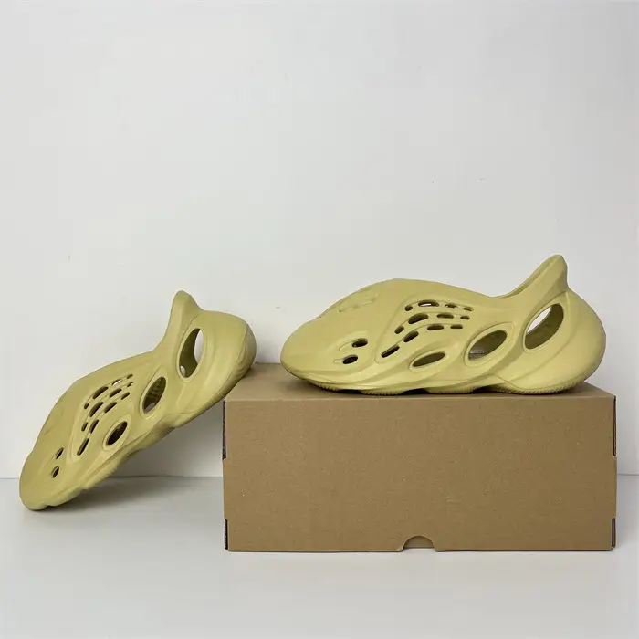 adidas Yeezy Foam RNNR Sulfur 