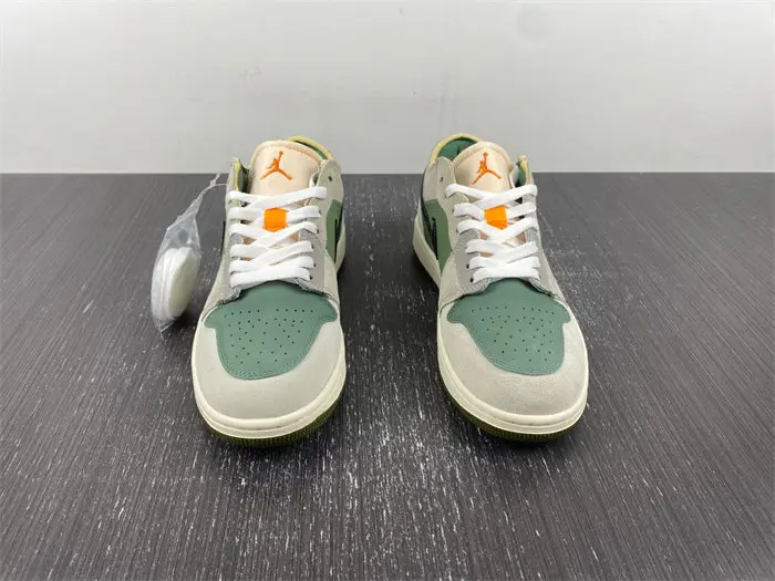 Air Jordan 1 Low 