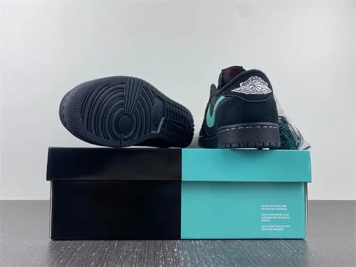 Travis Scott x Air Jordan 1 Low 