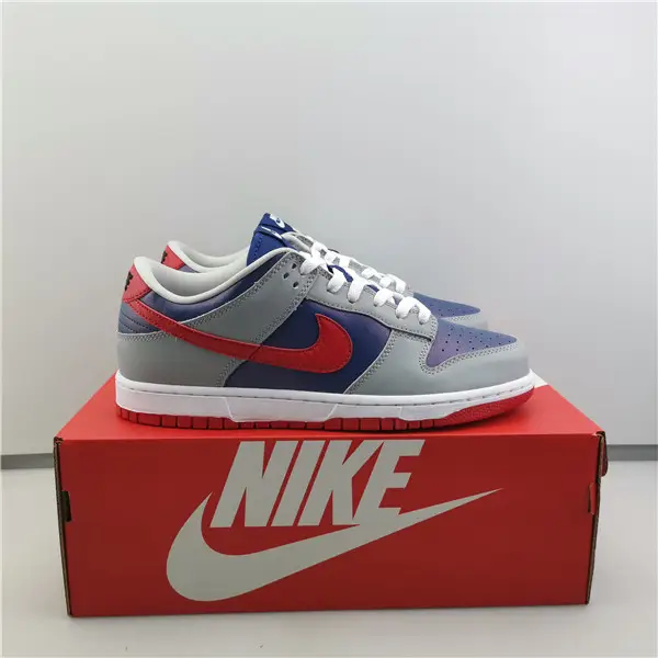 NIKE SB DUNK LOW 