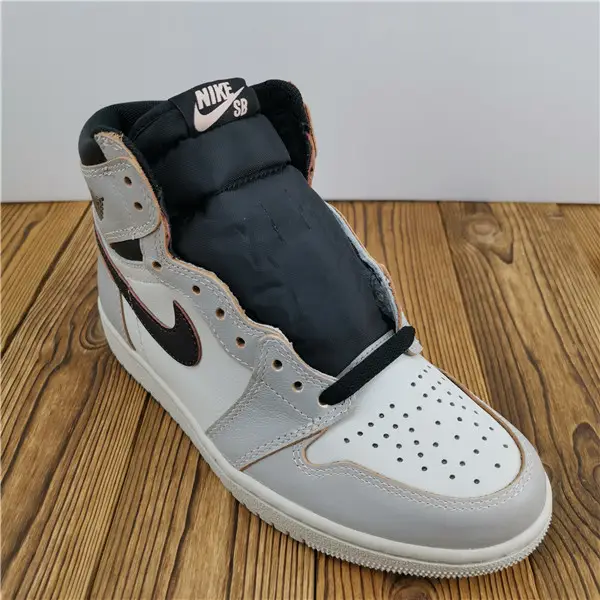 Jordan 1 Retro High OG Defiant SB NYC to Paris 