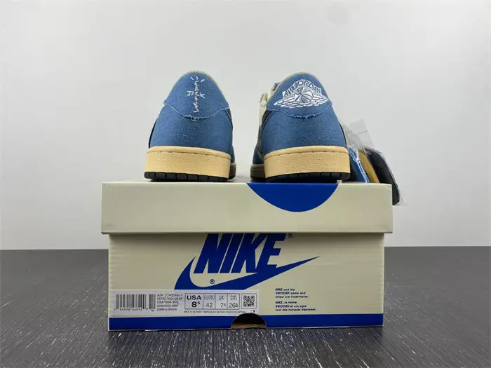 Travis Scott x Air Jordan 1 Low 