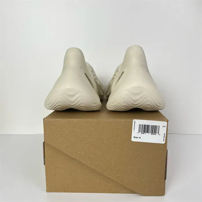 adidas Yeezy Foam RNNR Sand 