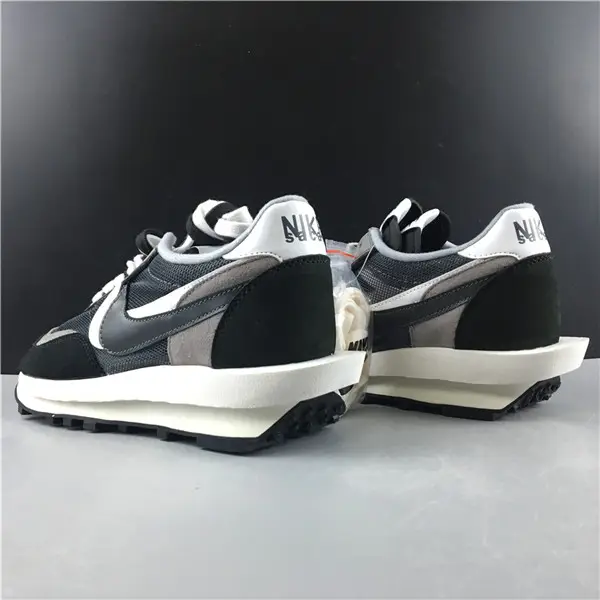 NIKE SACAI X LDV WAFFLE DAYBREAK 