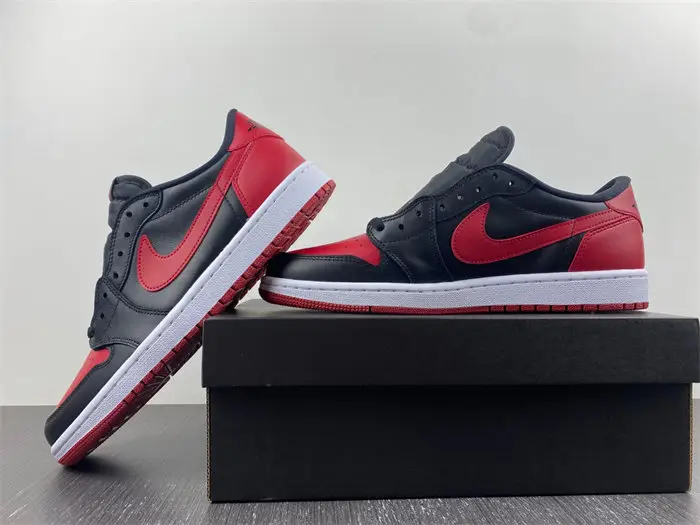 Jordan 1 Retro Low Bred 